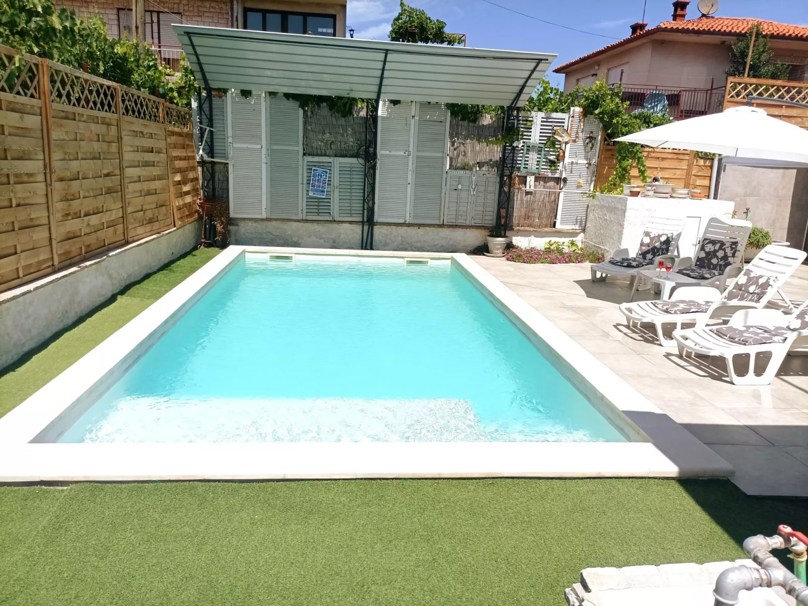 Haus in Pula mit privatem Pool-Draußen