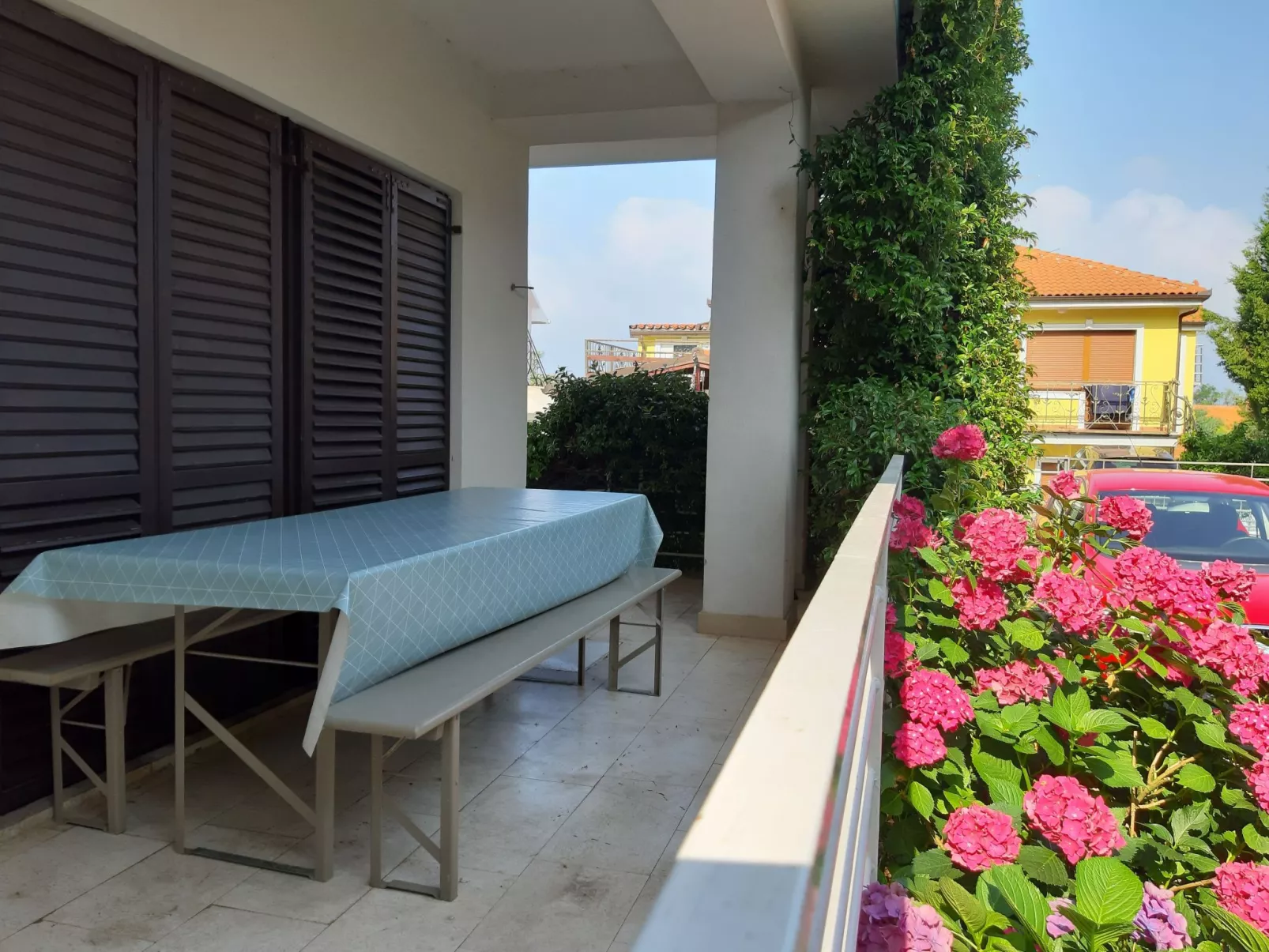 Geräumige charmante Wohnung in der Nähe des Meeres-Dehors