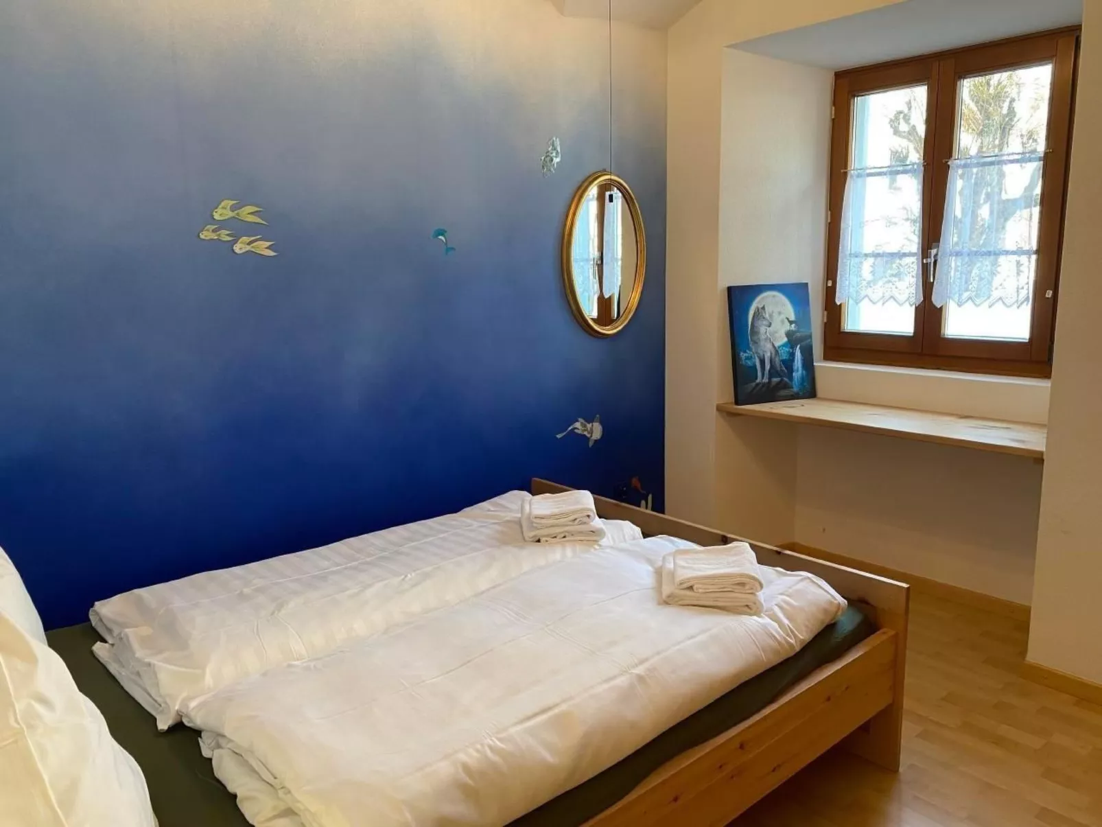 Chesa Robinson 4-Inside