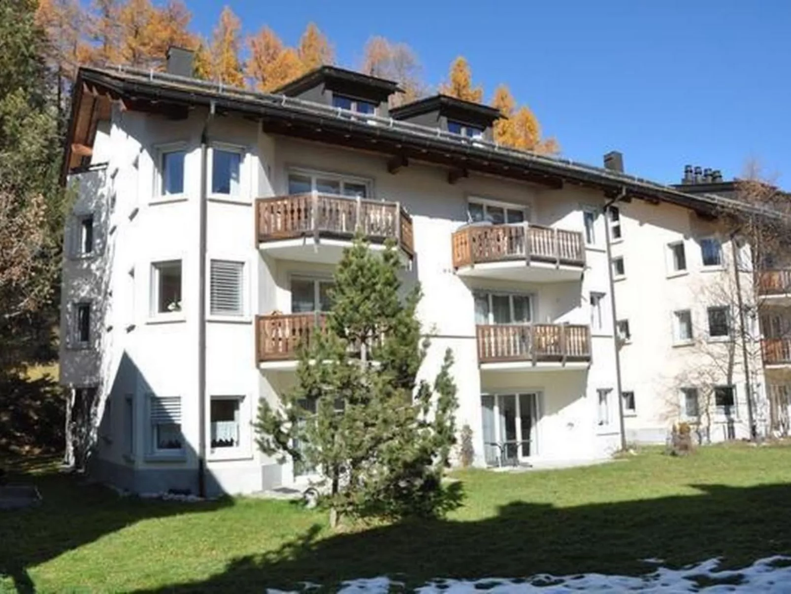 Chesa Semnadur H5-Dehors