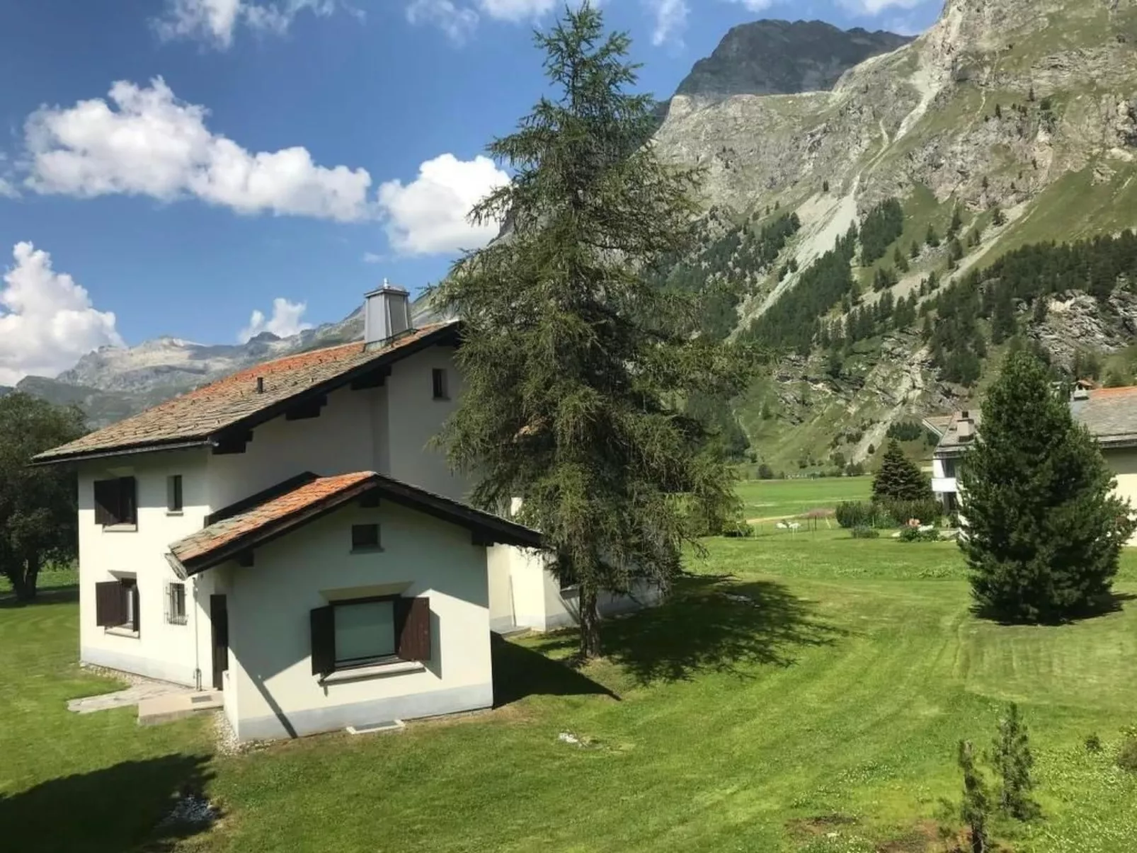 Chesa Arnica 3-Draußen