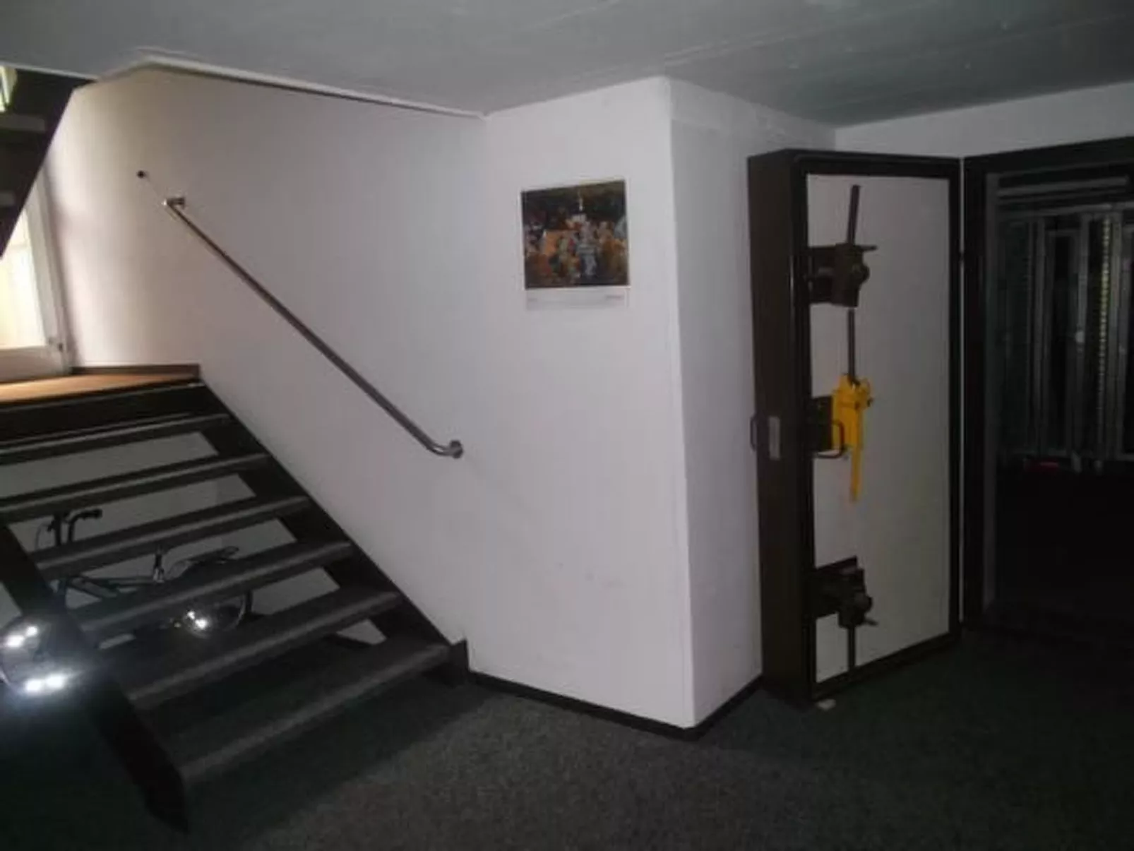 Gegenüber den Staubbach Wasserfällen-Inside