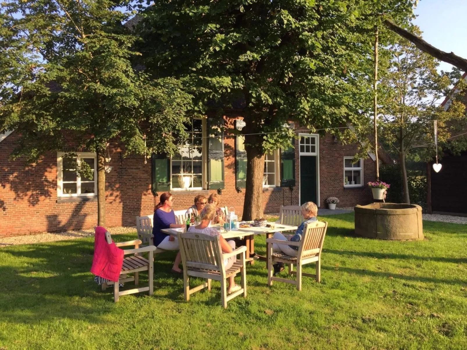 Fachwerkhaus "Das Reggestee" auf dem Bauernhof-Dehors