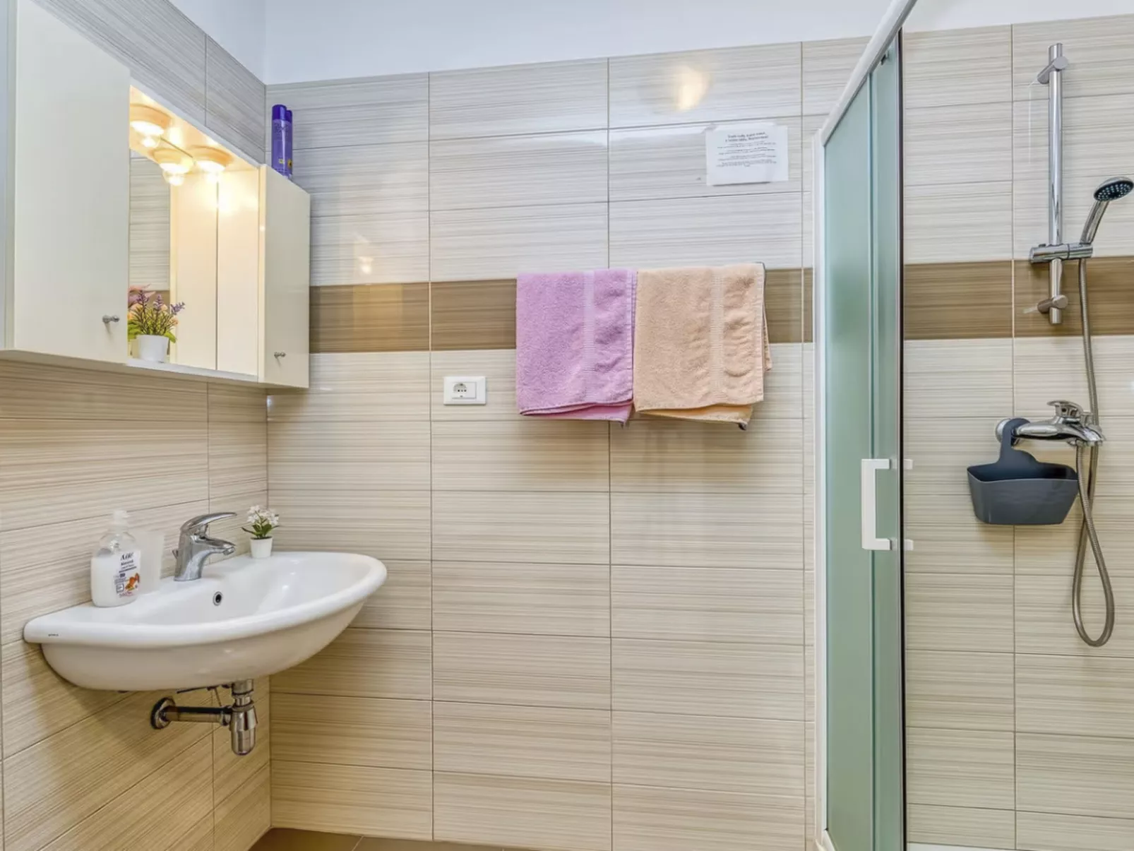 Wohnung 'Silva6' mit Wasserblick-Dedans