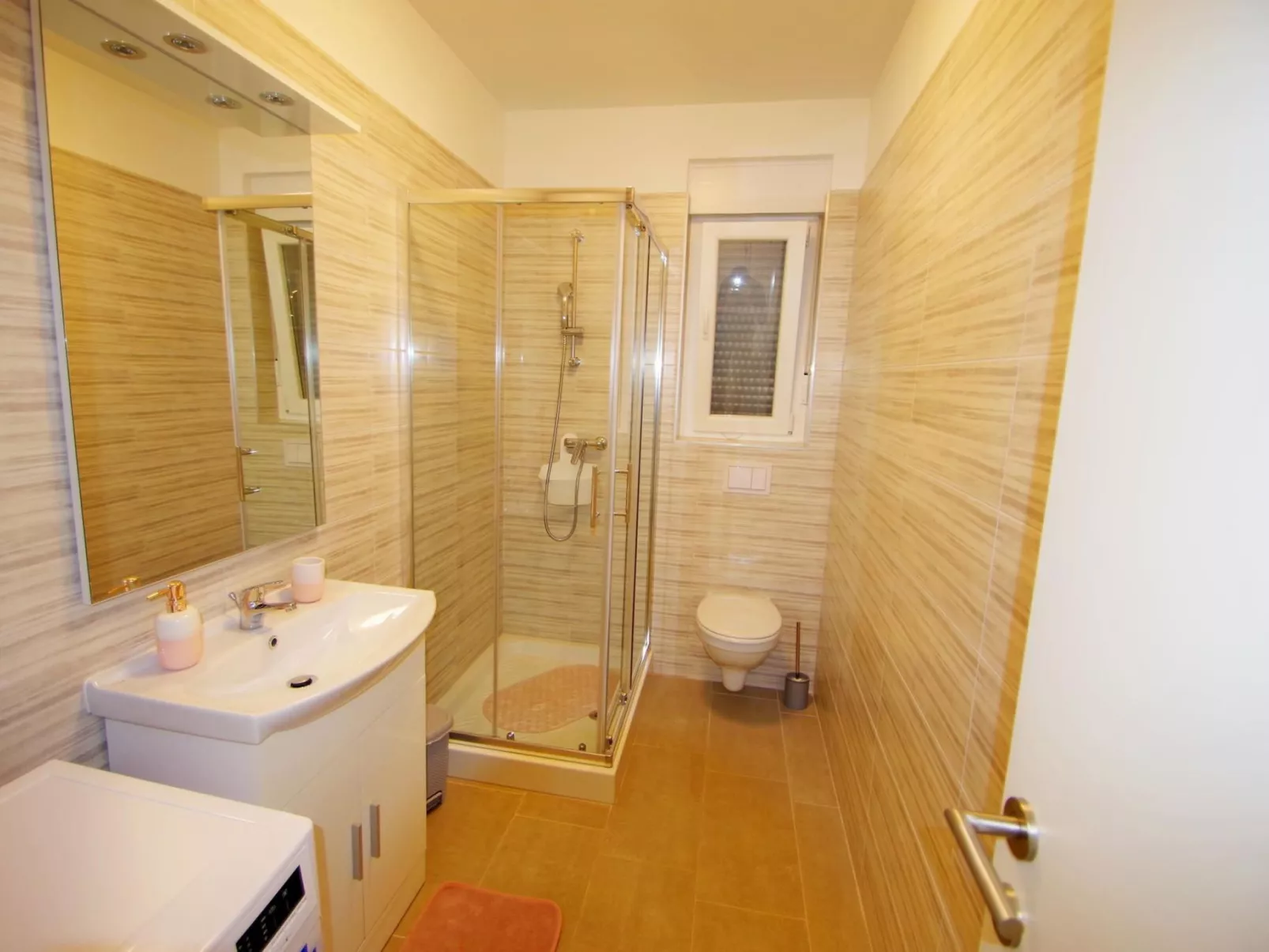 Niko für 4 Personen, Pomer-Dedans