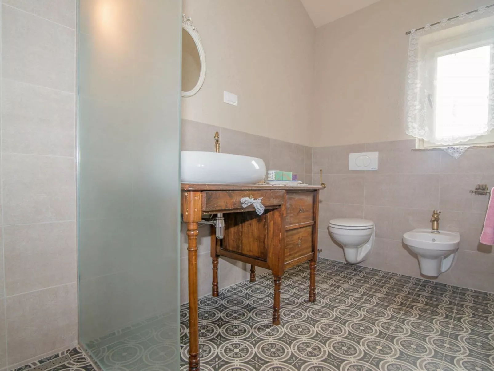 Villa Romana mit Pool-Drinnen