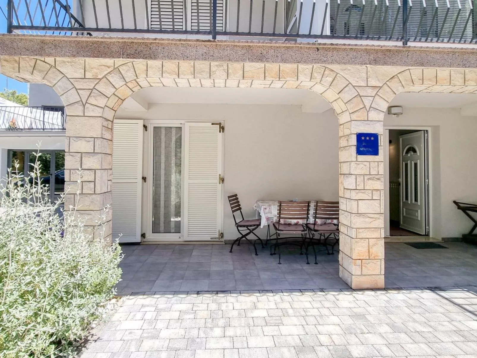 Für 4 Personen ca. 80 m&sup2; in Novigrad, Adriaküste Kroatien (Westküste von I-Draußen