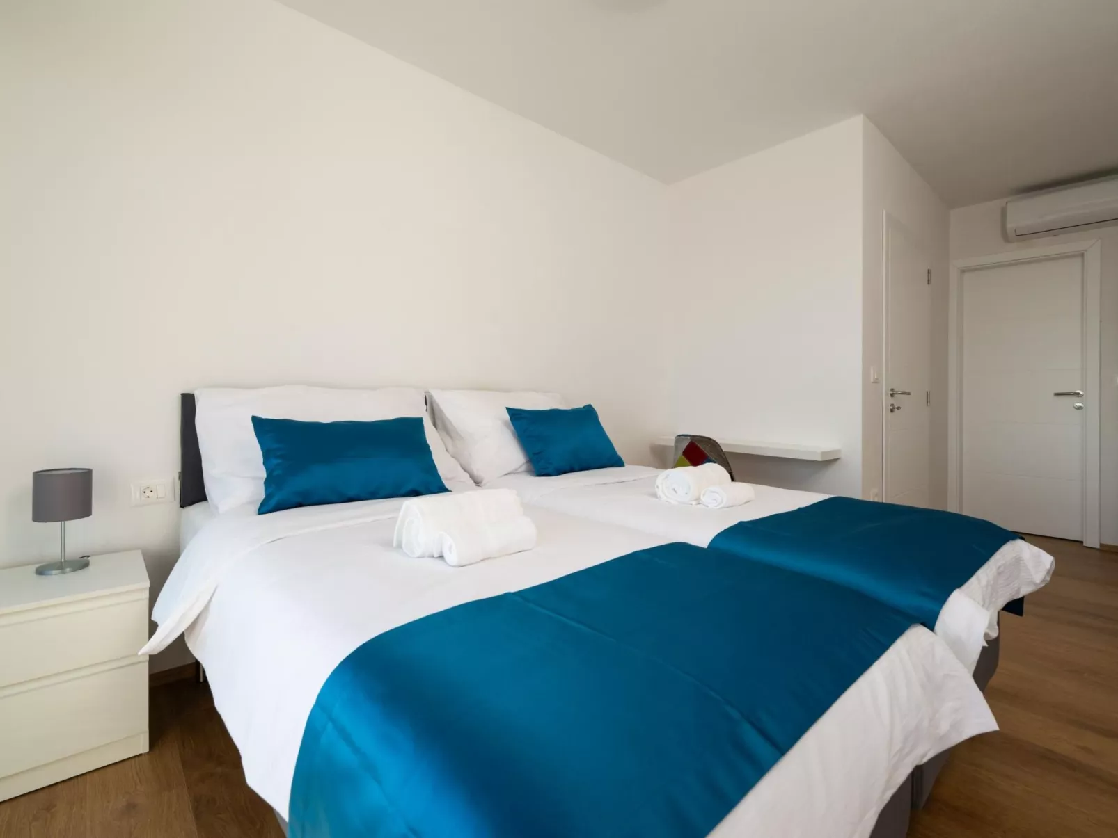 Villa Artec mit Meerblick-Drinnen