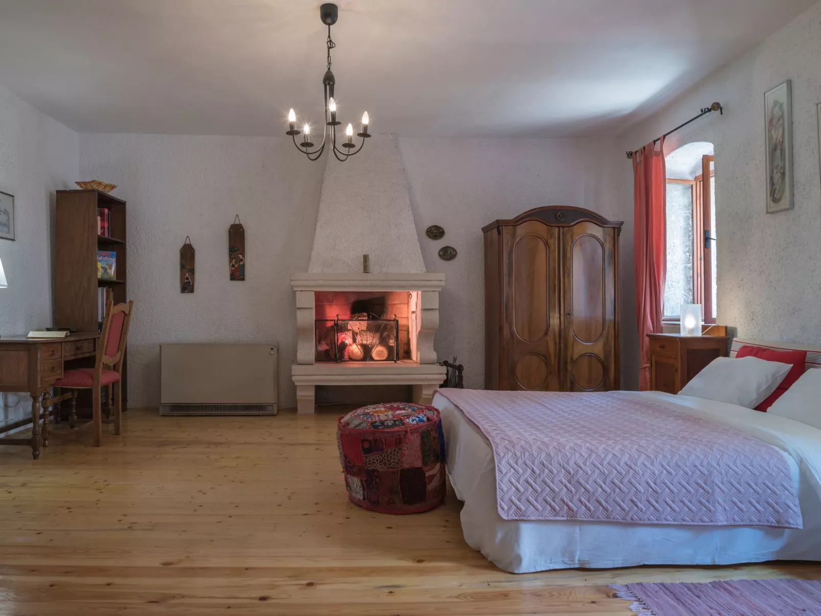 Wunderschön eingerichtete Villa mit Pool und Garten-Image-tags.info