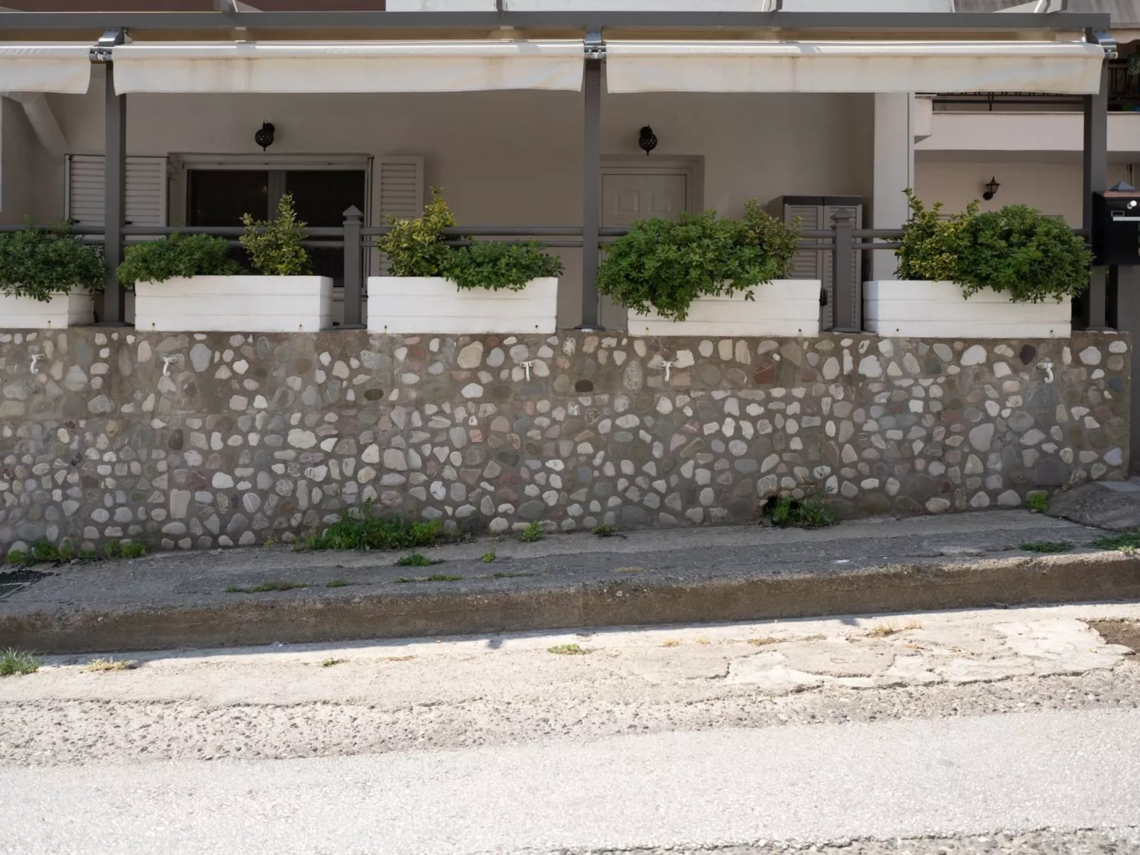 Unknown Accommodation-Dehors