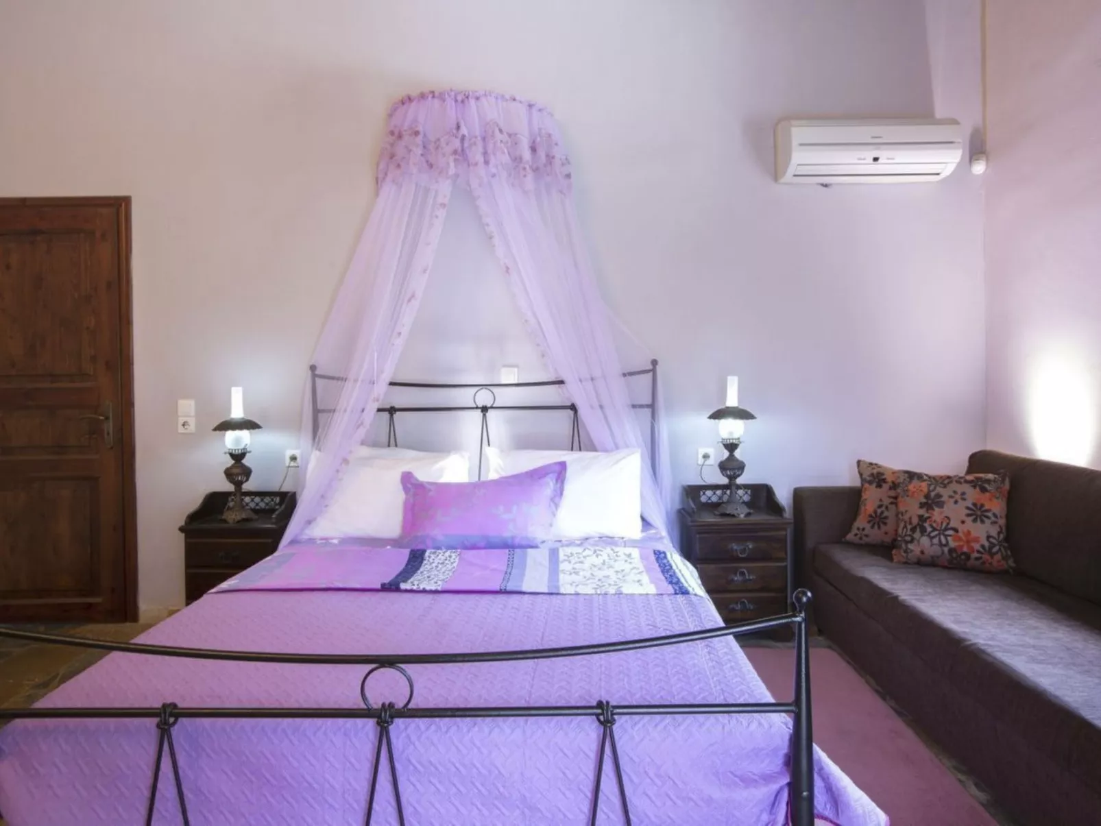 Schönes Haus in Apollonii mit privatem Pool-Inside