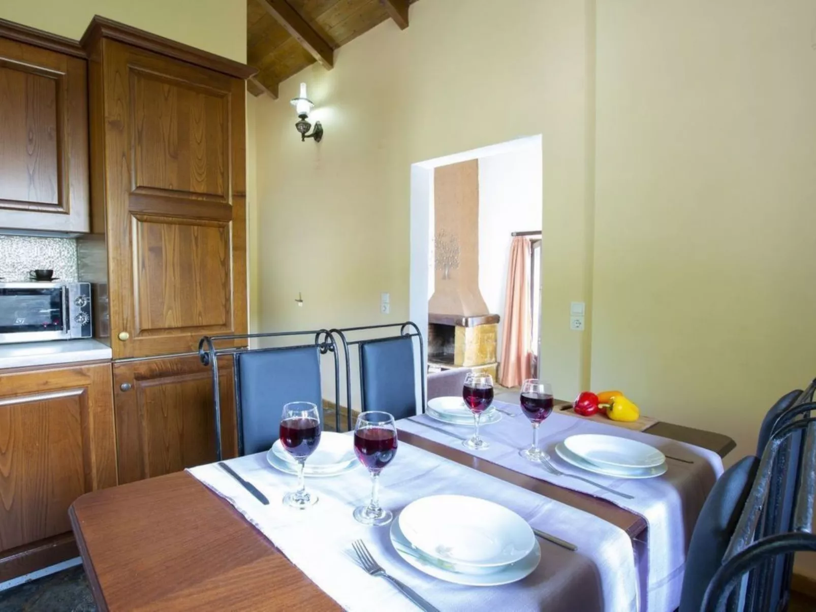 In Apollonii mit privatem Pool-Drinnen