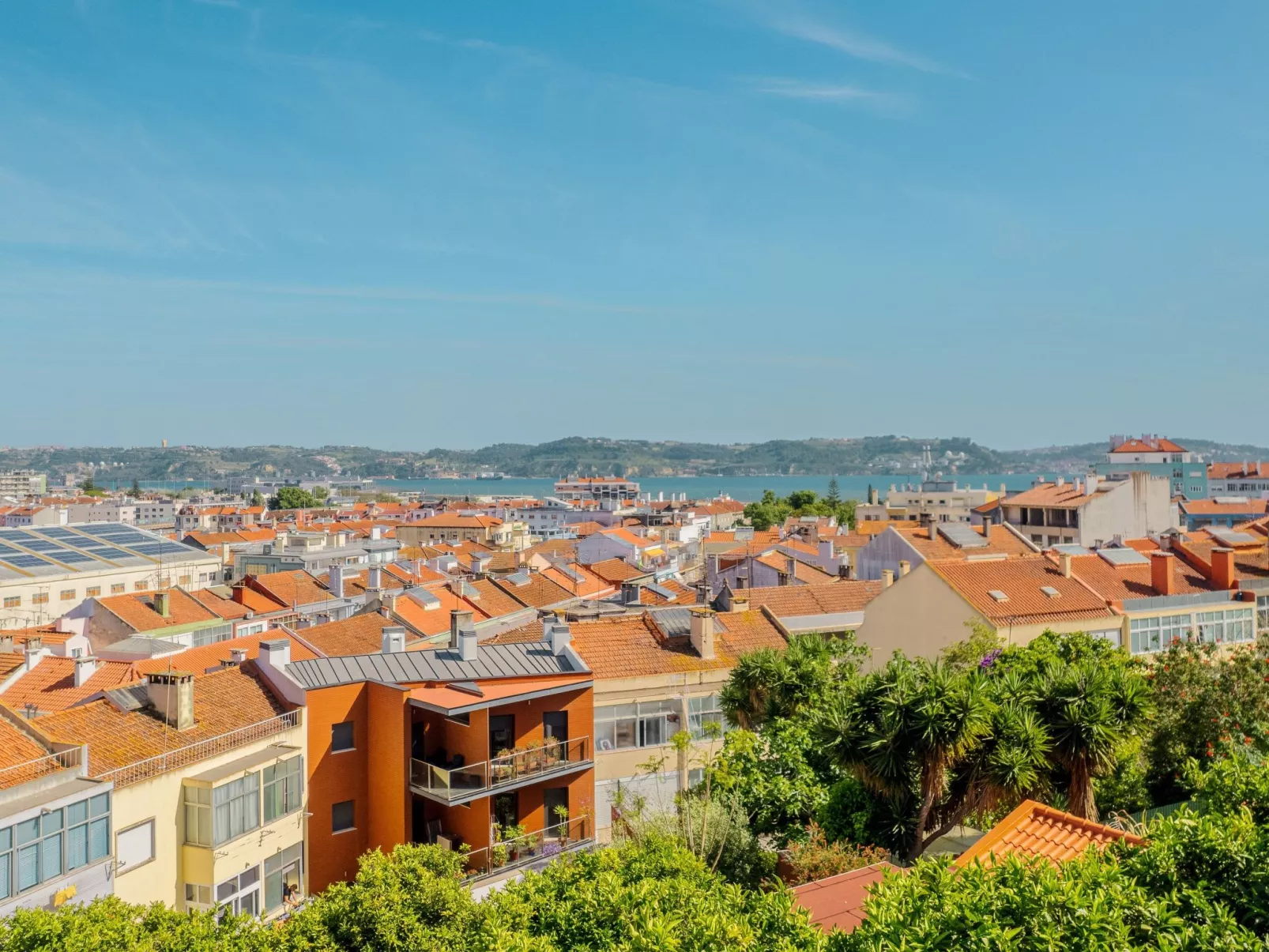 In Algés mit Kleinem gemeinsamem Pool - Image-tags.info