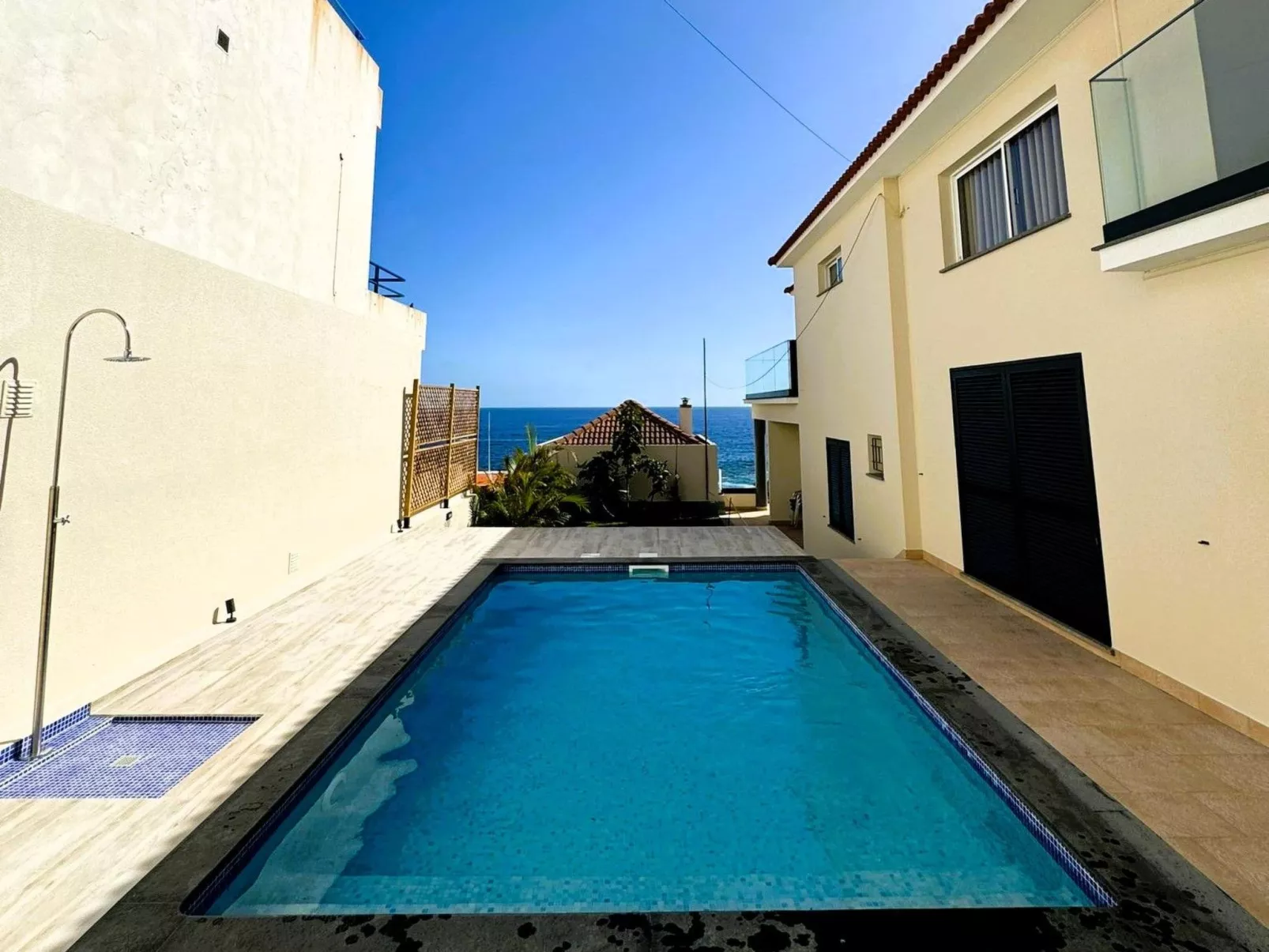 PEARLS BEACH VILLA-Outside