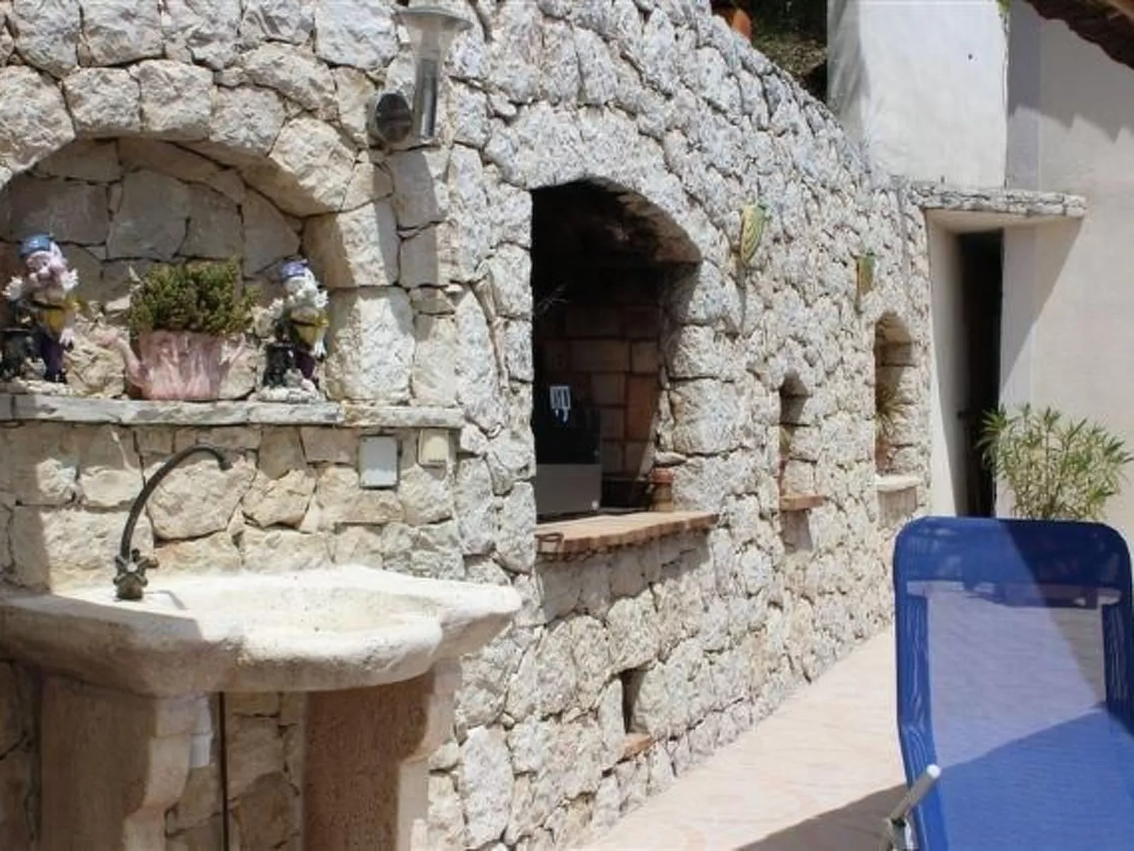 "Rocabel" mit Blick auf das Wasser-Image-tags.info