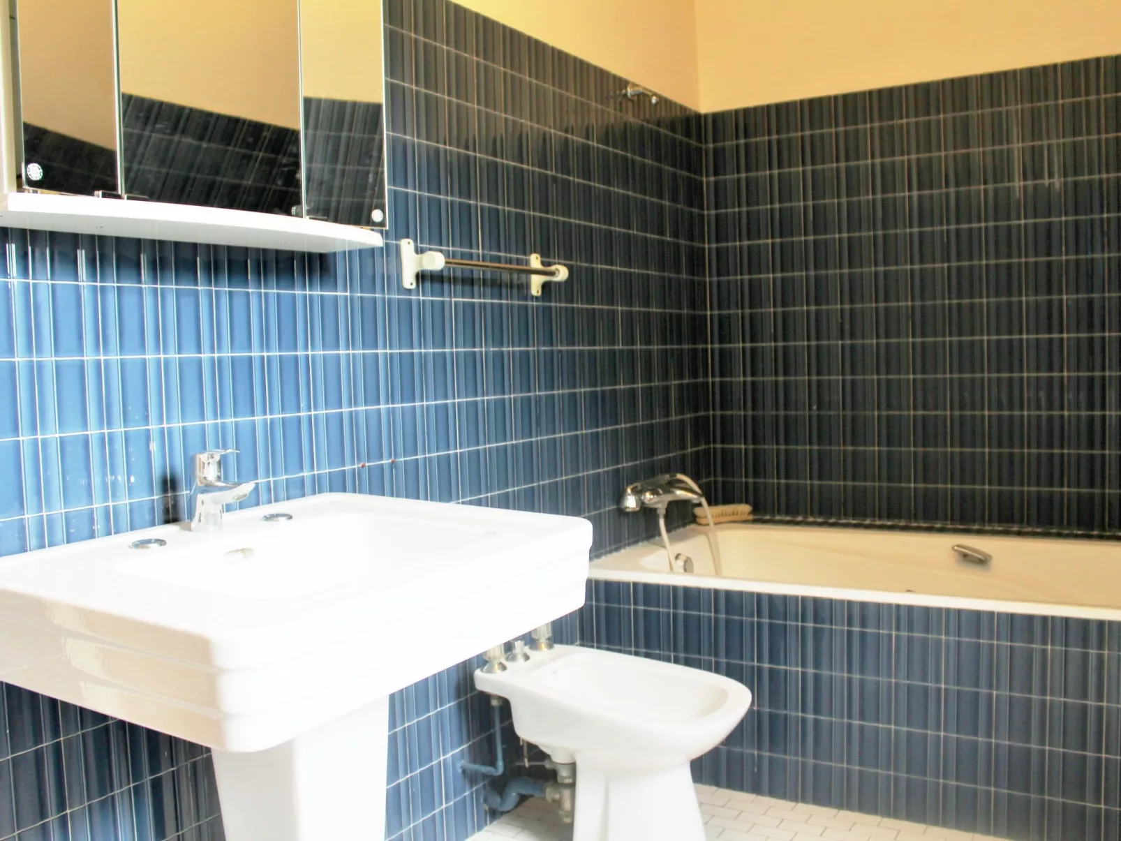 Men Toul Lilia-Dedans