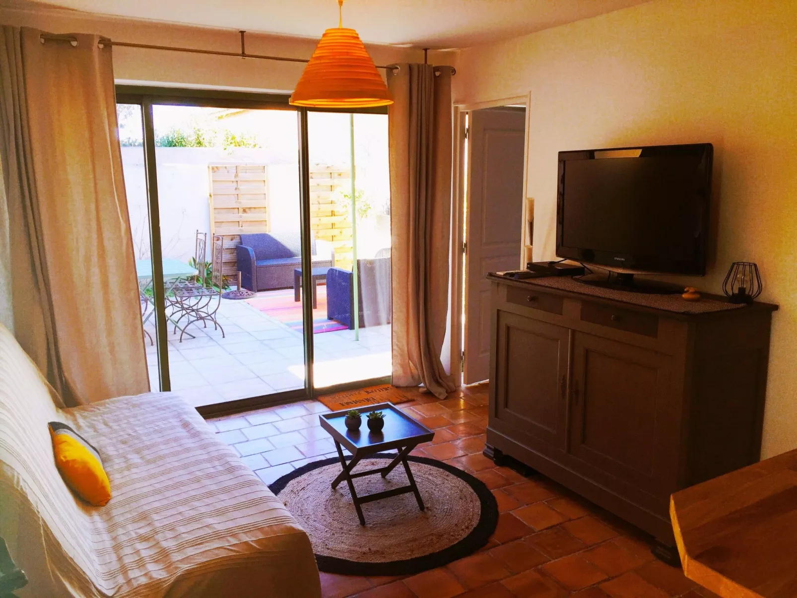 Mazet von Lola-Drinnen