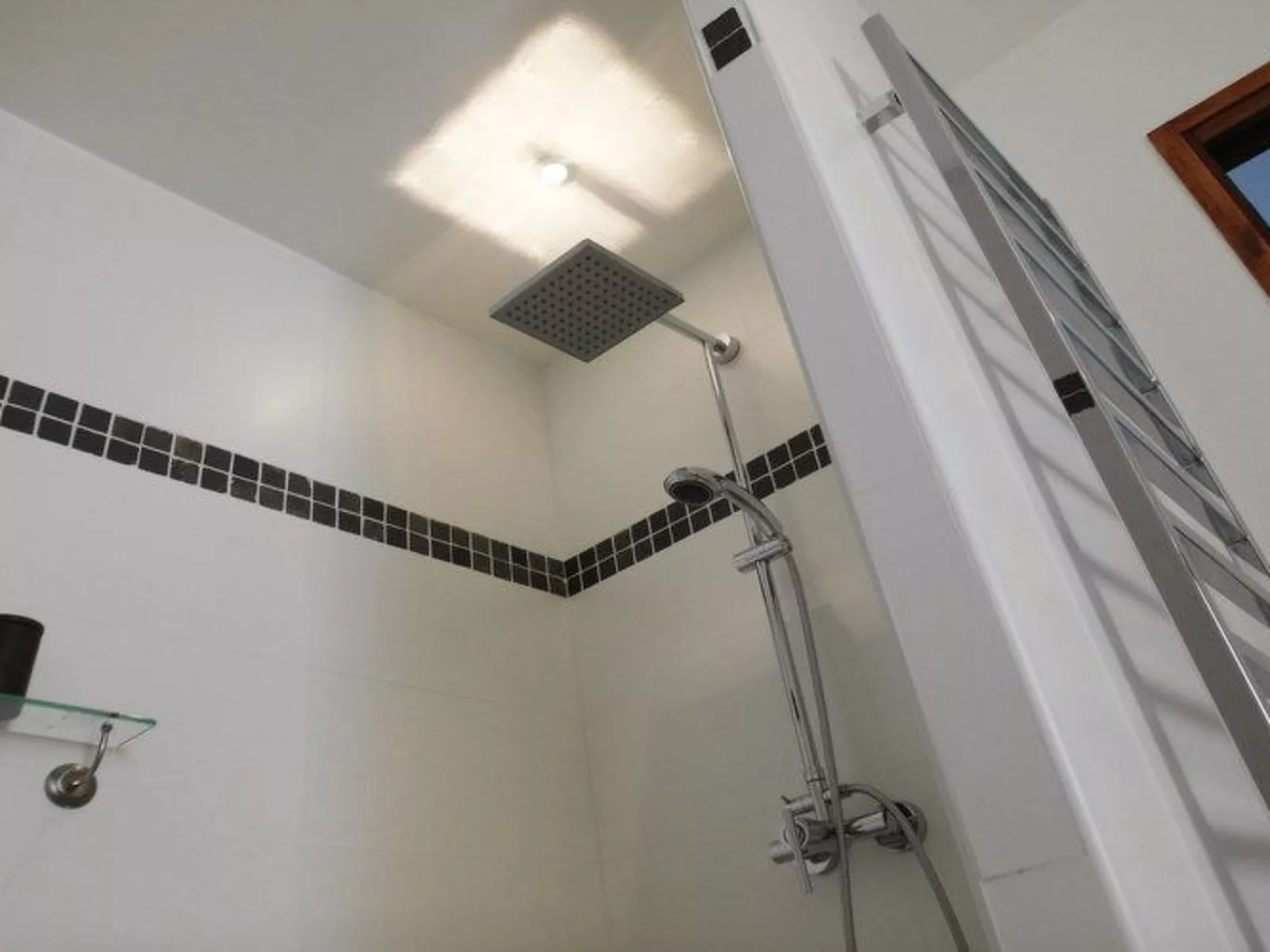 Domäne "Suite Luna" mit Infinity-Pool-Image-tags.info