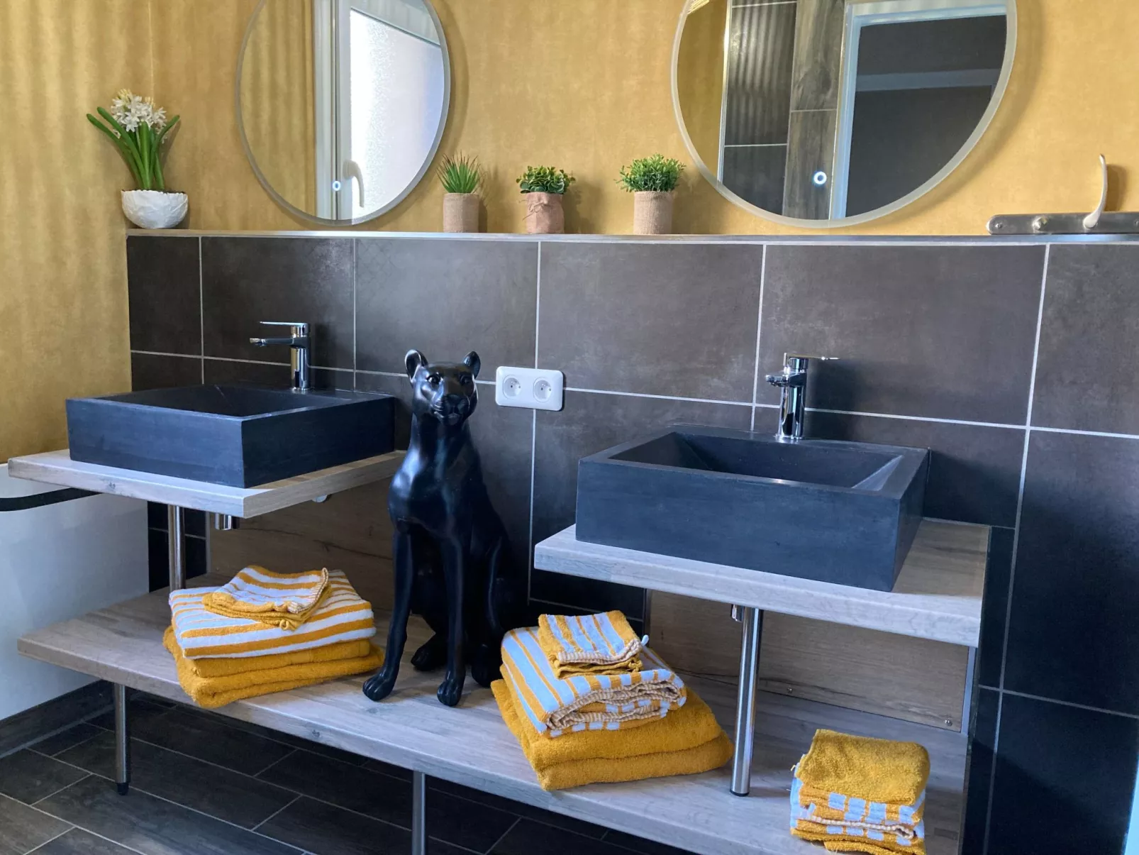 "Fécamp, Soleil Mapou"-Drinnen