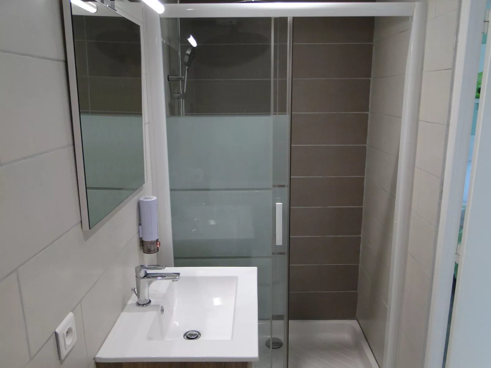 1805 Saine Montagnes du Jura mit Spa & Sauna-Inside