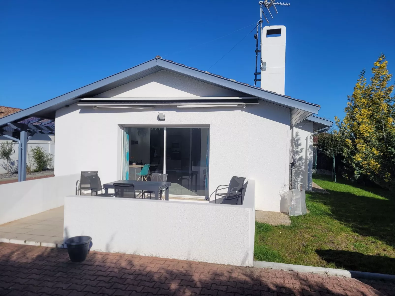 Warmherziges Haus mit ebenerdigem Zugang-Outside