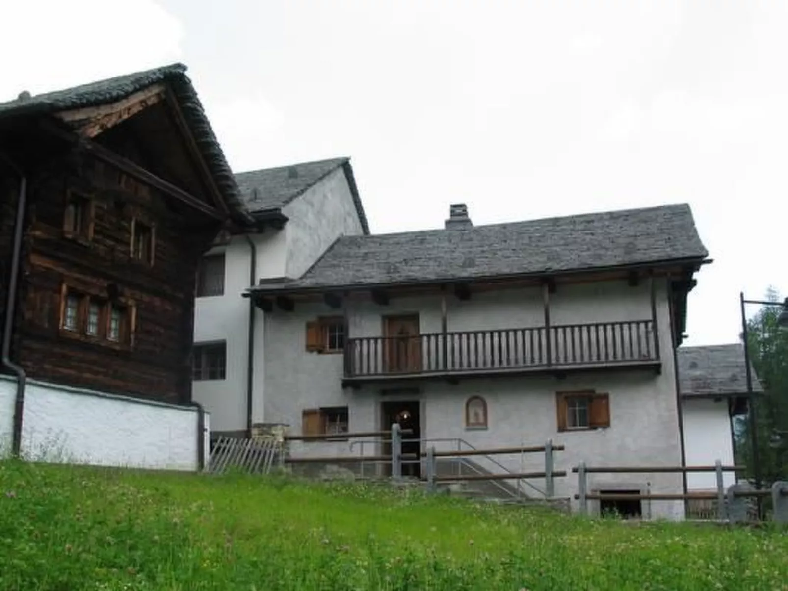 Casa Paola in Bosco Gurin-Draußen