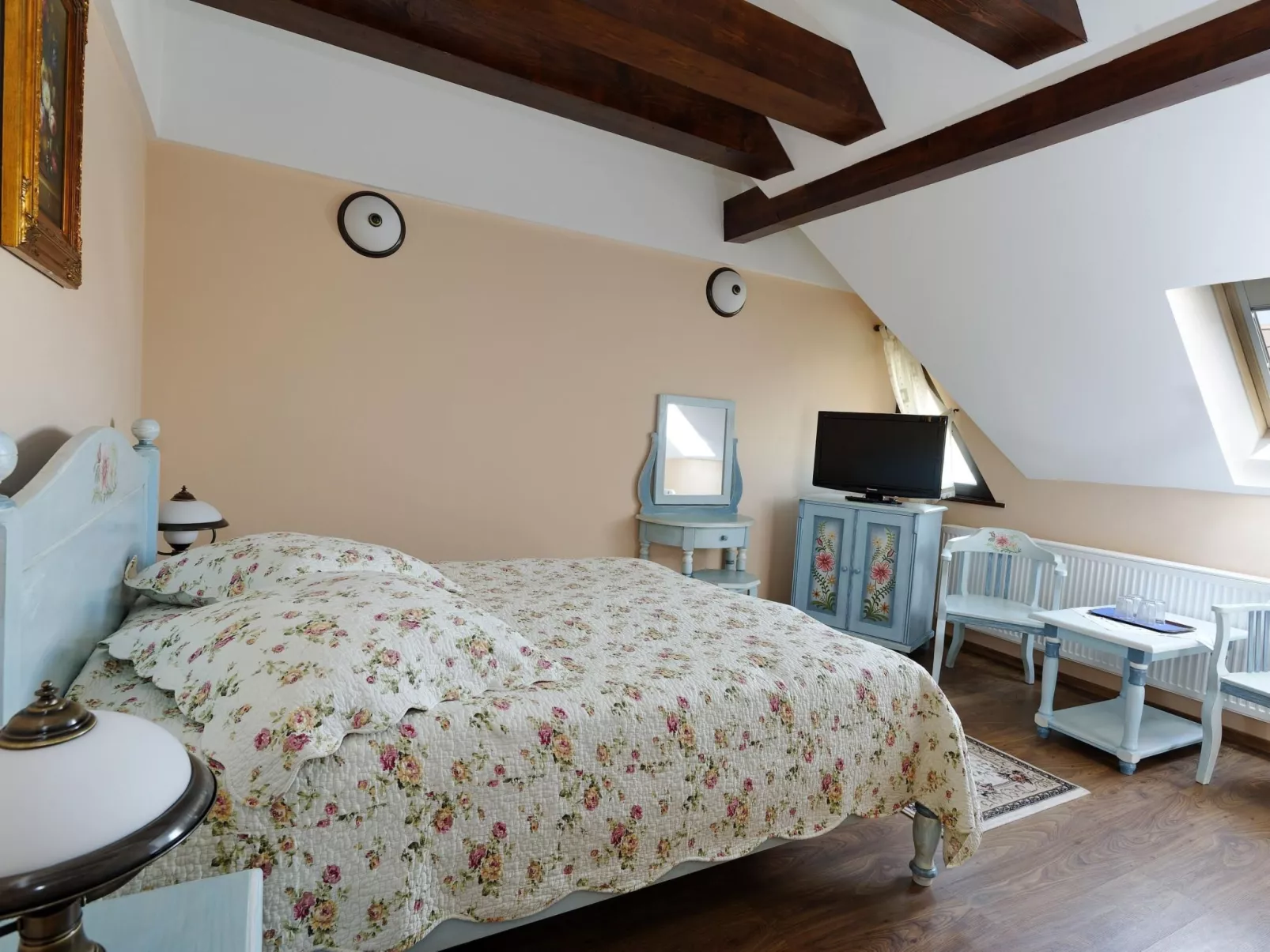 Kürzlich in eine Ferienvilla konvertiertes (2010), umfriedetes Haus aus der Sac-Inside