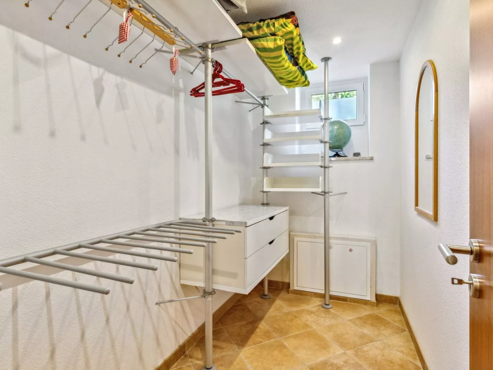 In Karlshorst mit Terrasse-Drinnen