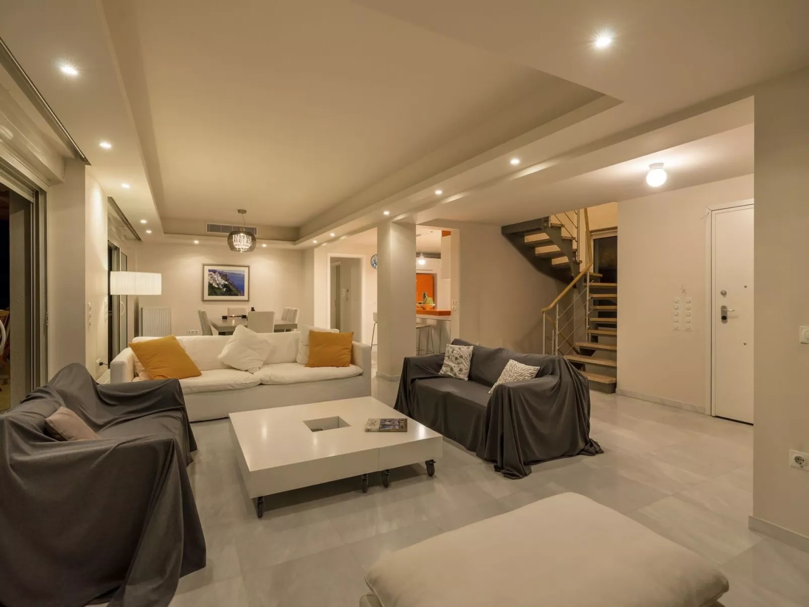 Ferienvilla auf einem privaten und sicheren Grundstück-Drinnen