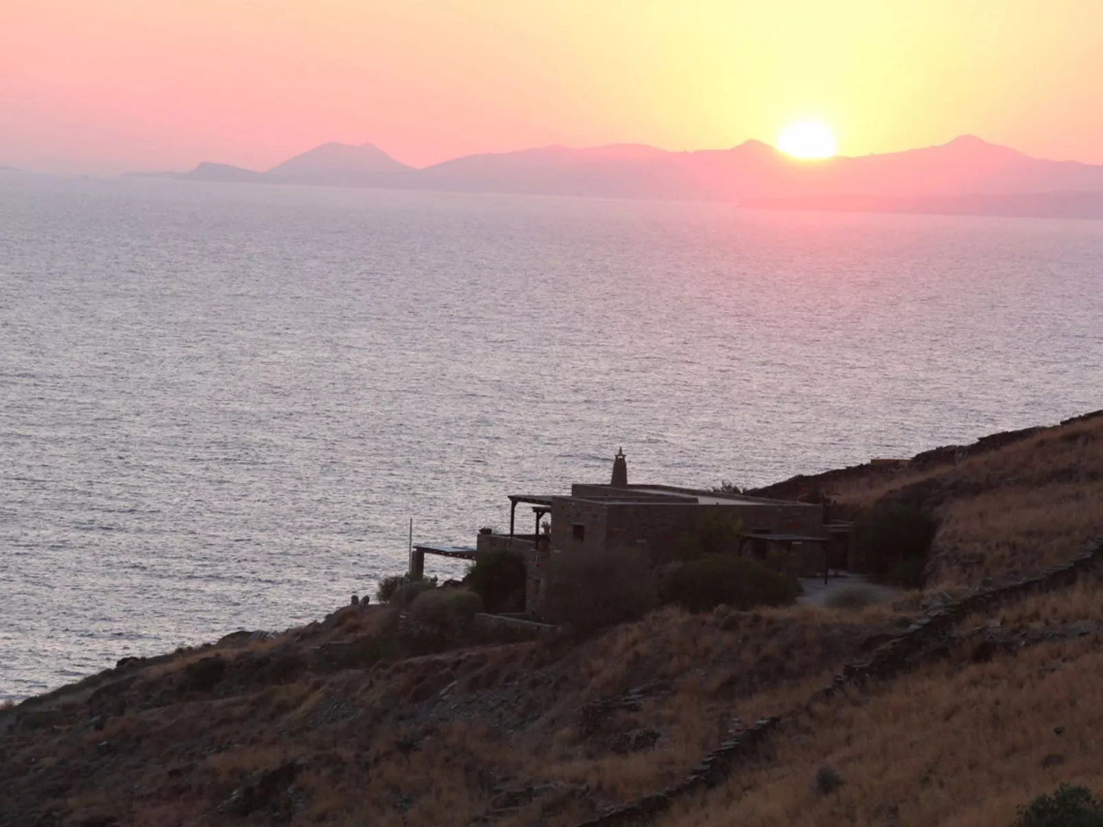 Ruhig gelegene Wohnung mit Meerblick an einem abgelegenen Strand-Dehors