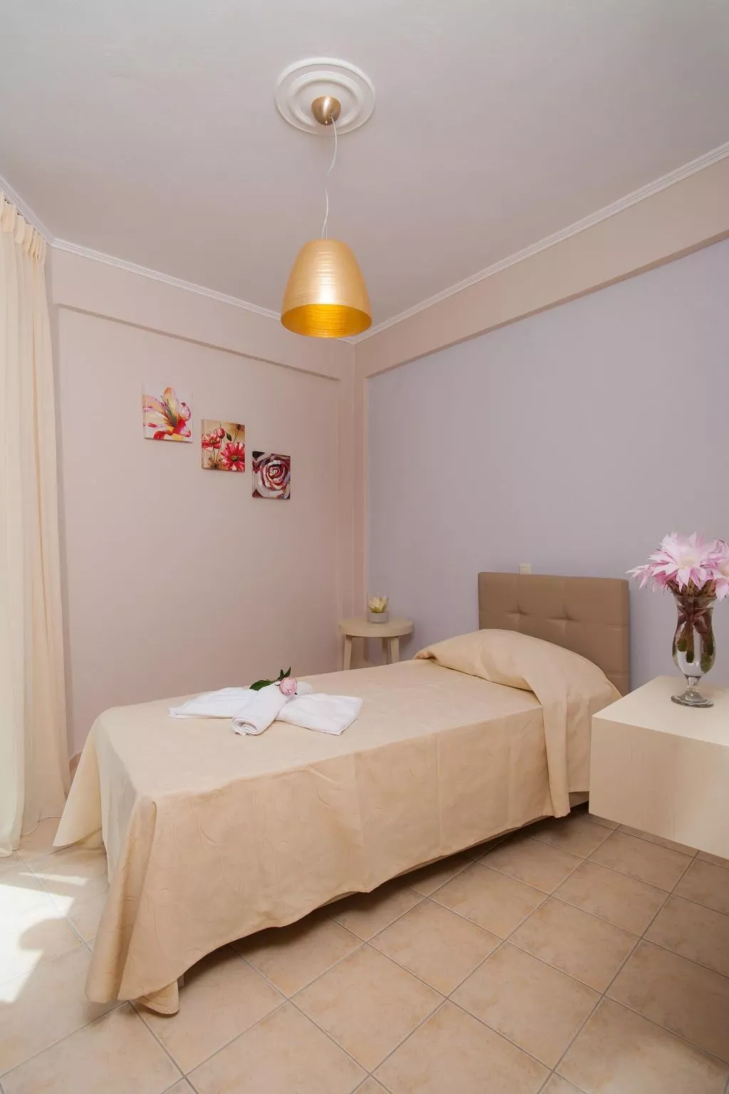 Schönes Haus in Panormos mit kleinem Garten-Dedans