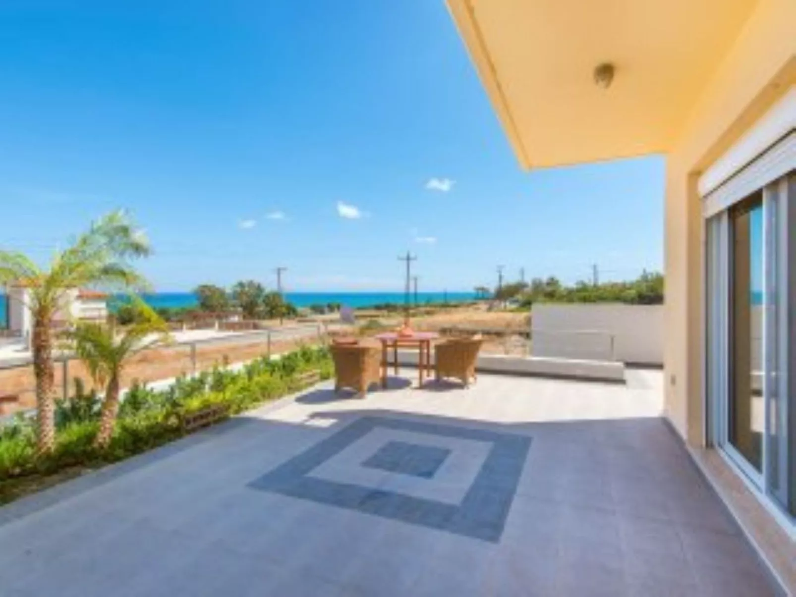 Verona Villa Pool-Outside