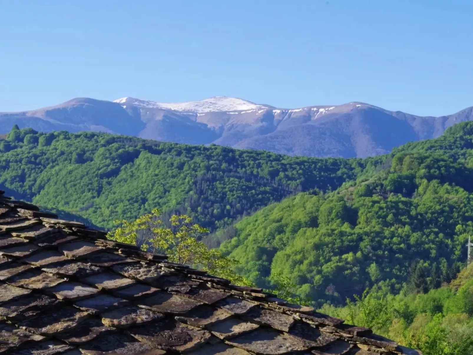 Authentisches Haus mit Bergblick - Karashka-Draußen
