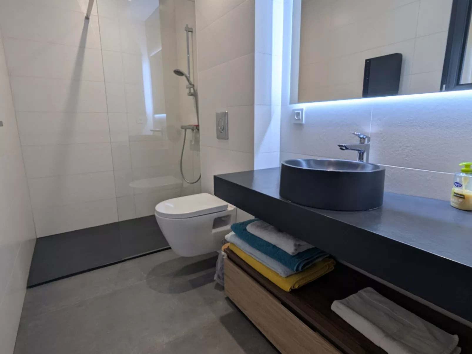 Studiowohnung mit Wallbox-Drinnen