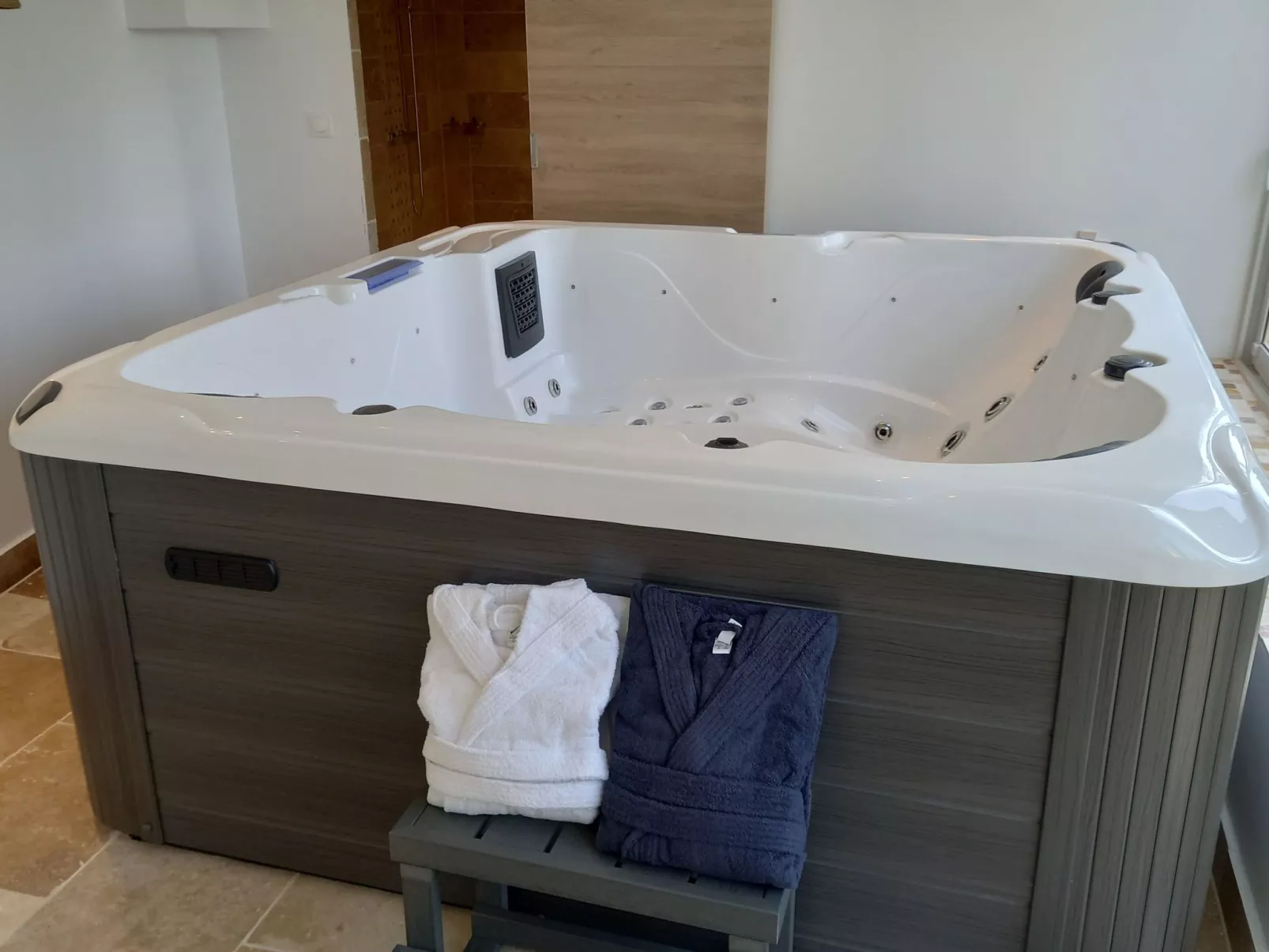 Fanny's Gîte Moulin de Tartay in Avignon-Inside