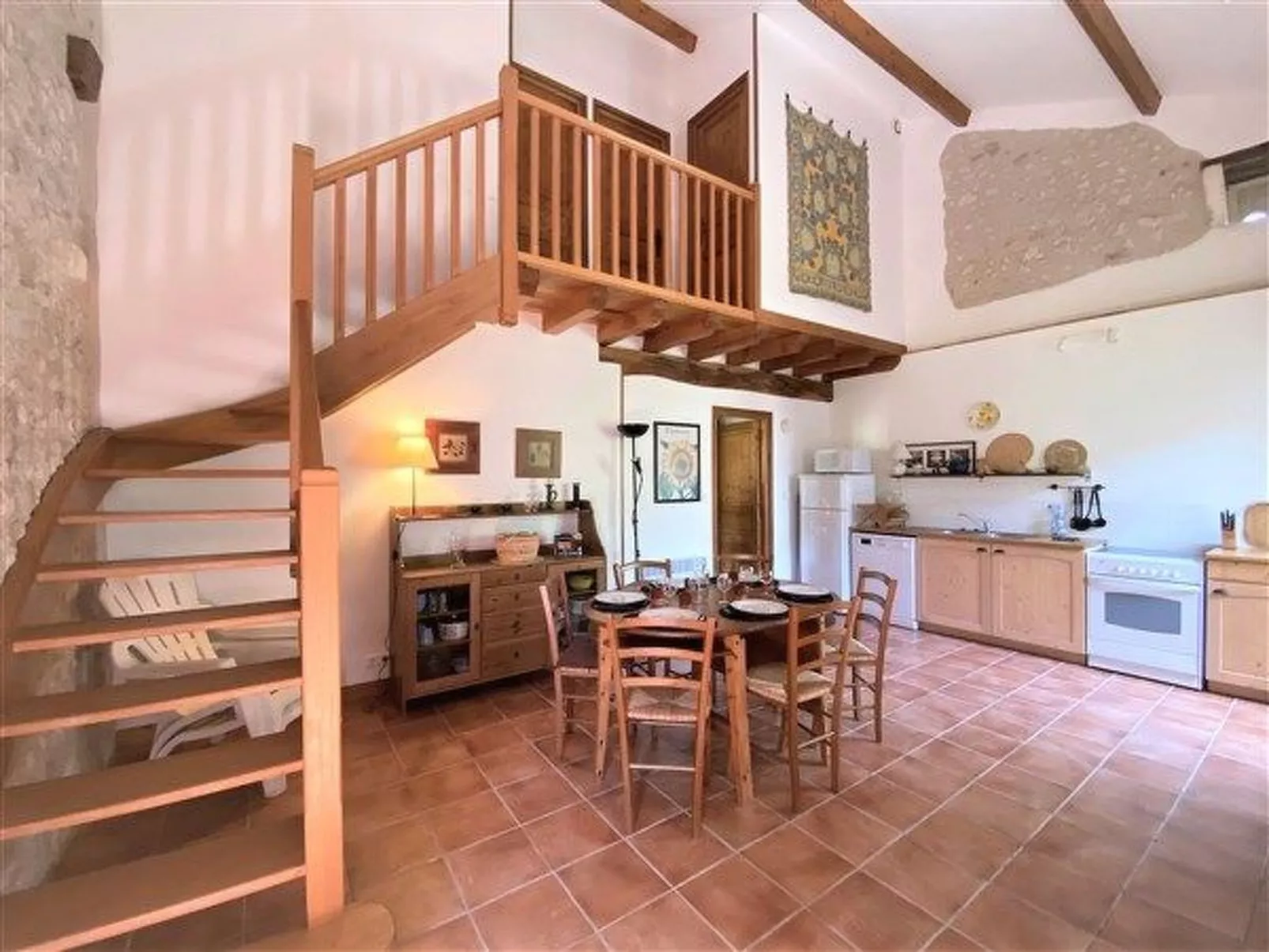 Domaine des Prairies de Latry-Inside