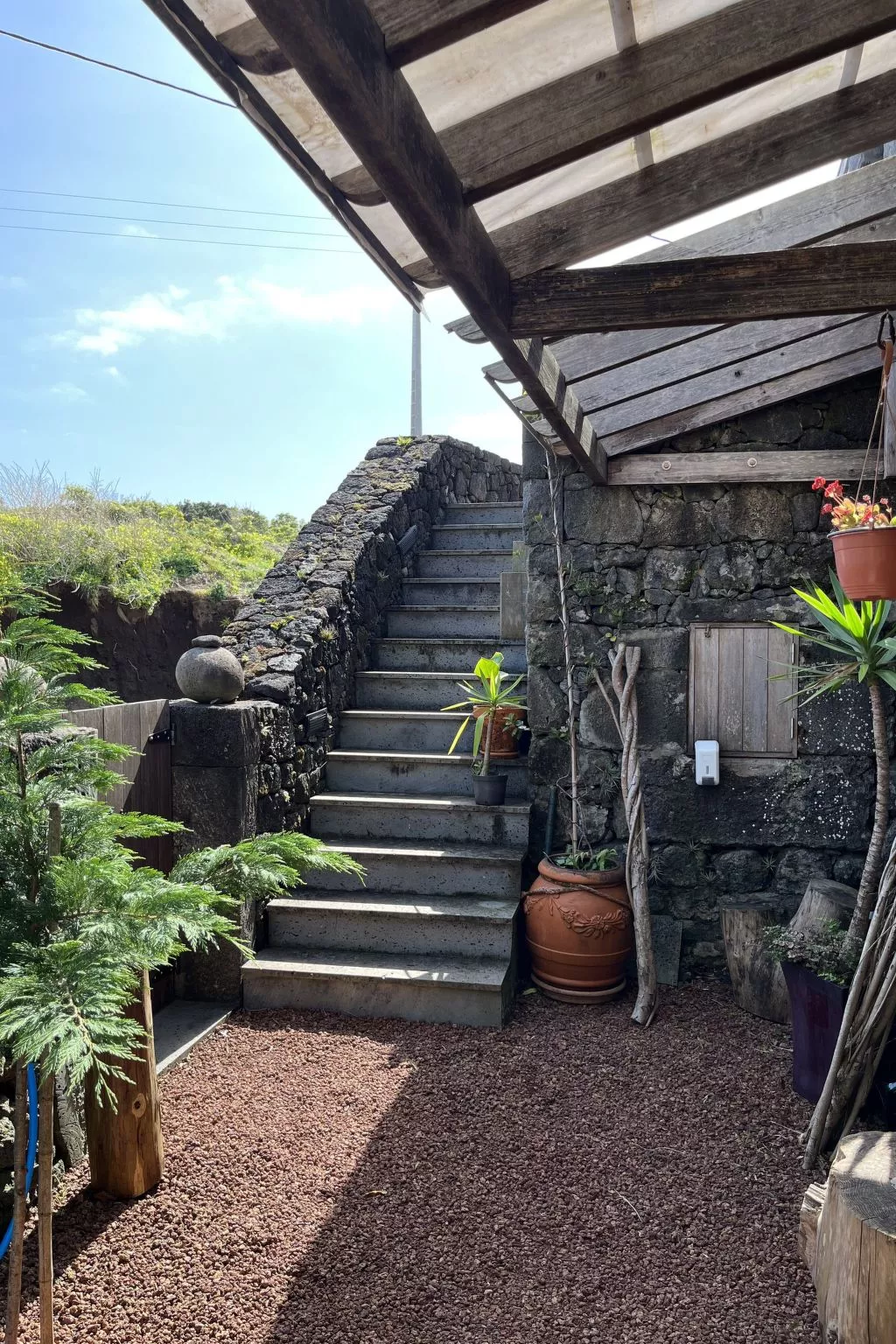 "Vinea Lava" mit Blick auf das Wasser-Outside