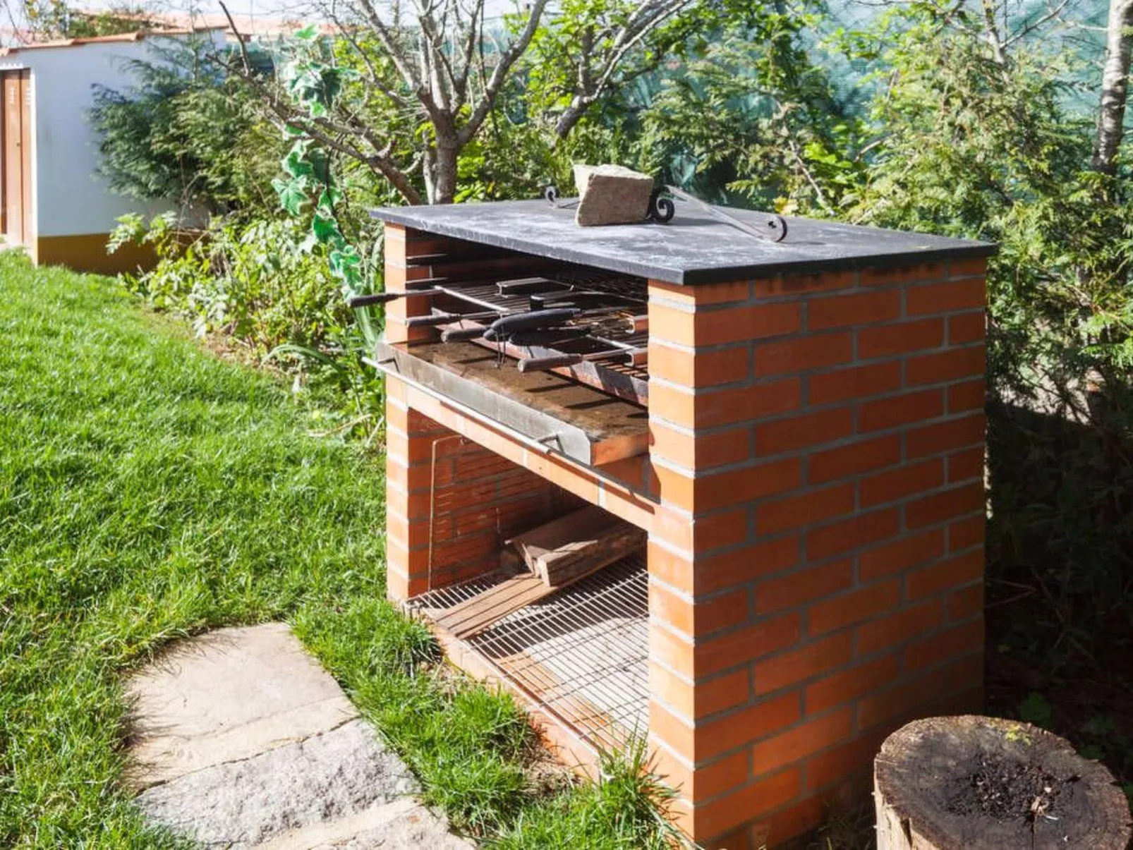 Mit Garten, Grill und Terrasse-Dehors