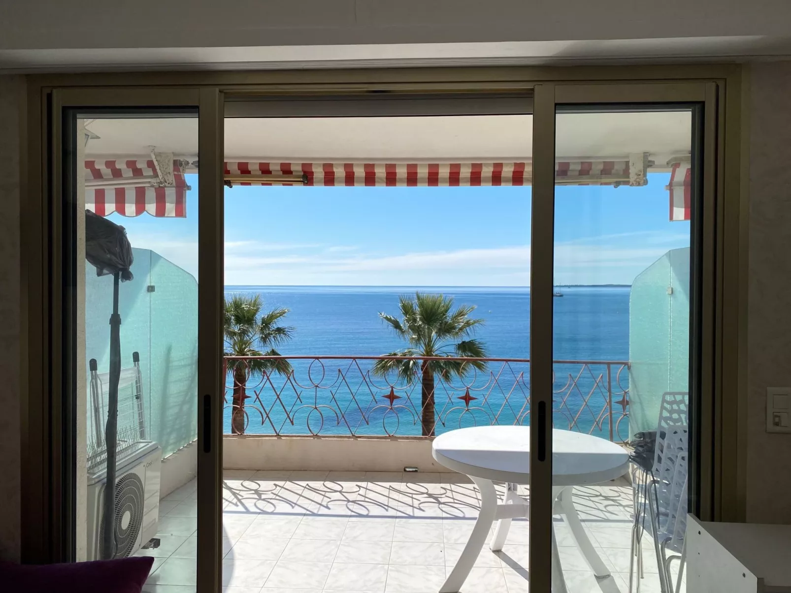 Studio-Apartment mit Blick auf das Wasser-Draußen