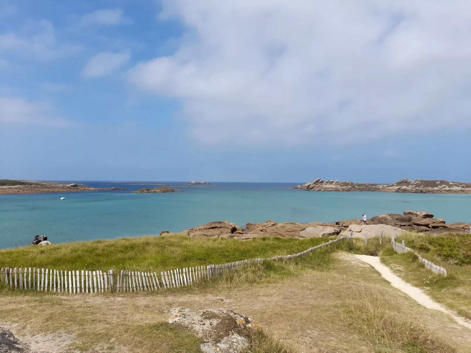 Charmantes Haus mit Garten, 200m vom Strand entfernt-Outside