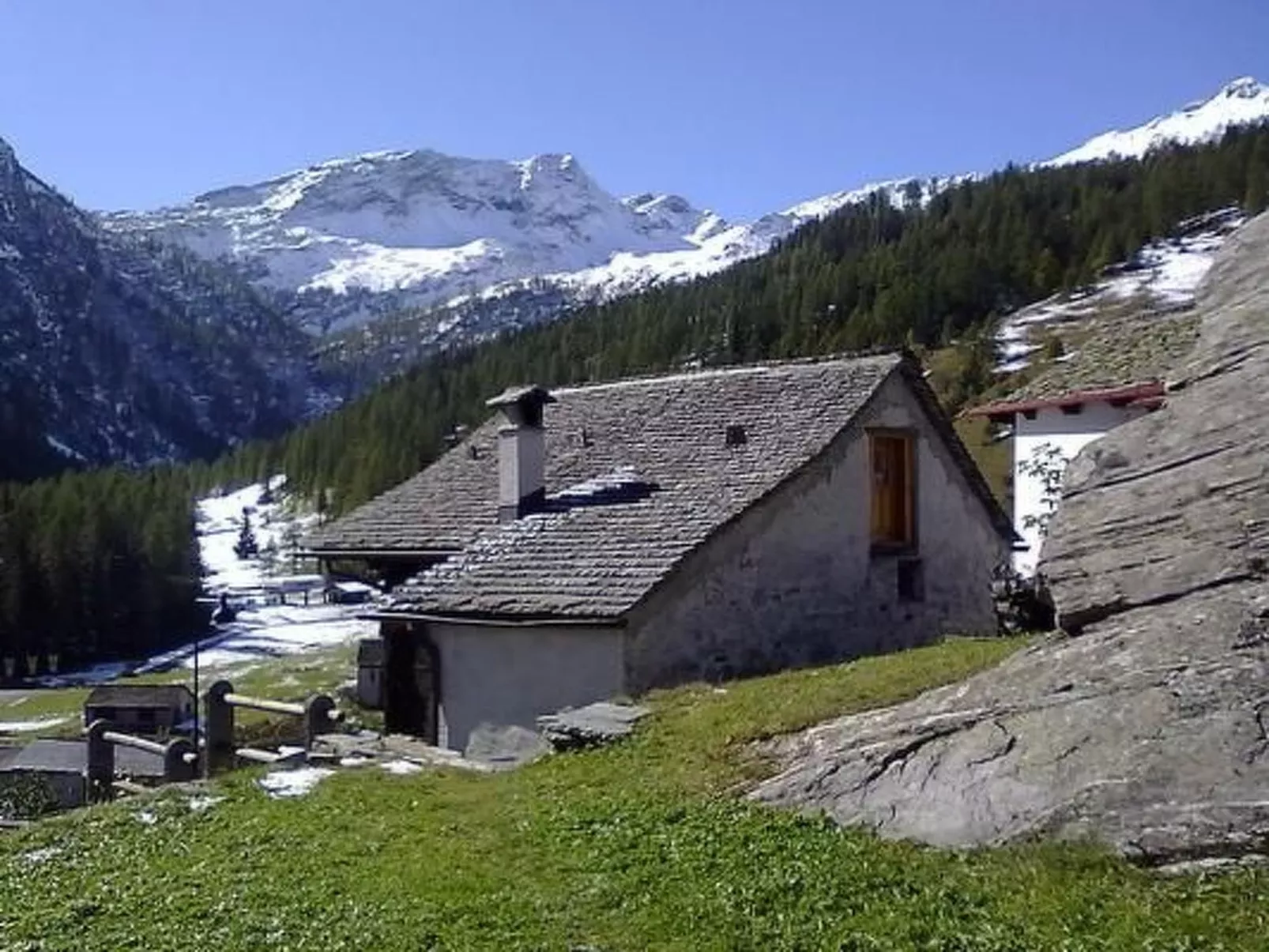 CASA DEL SASSO-Dehors