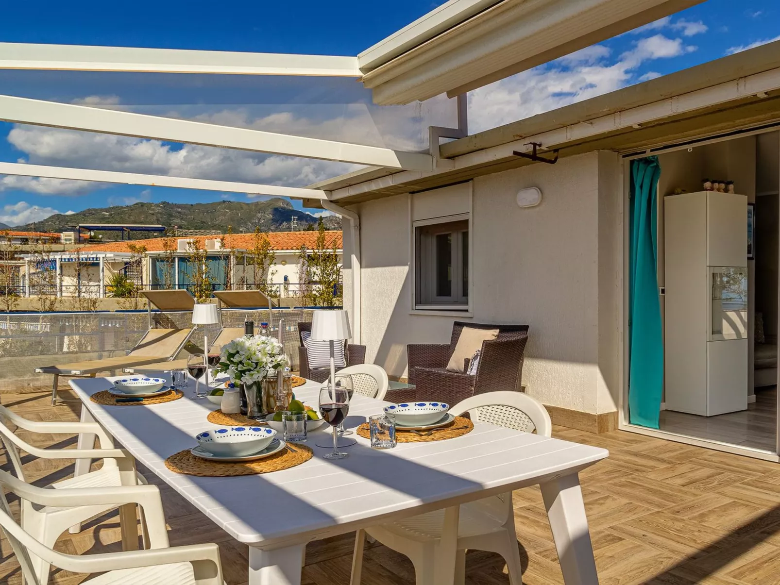 Naxos Loft Ferienwohnung mit Terrasse-Outside