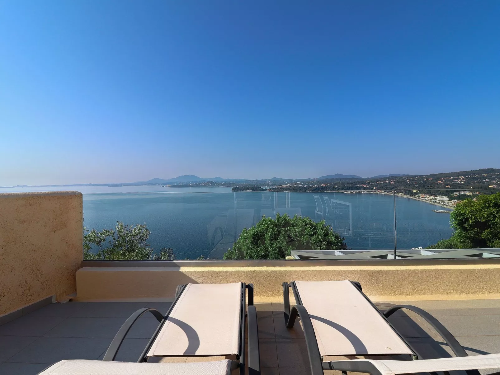 "Faiax" mit eigenem Pool-Draußen