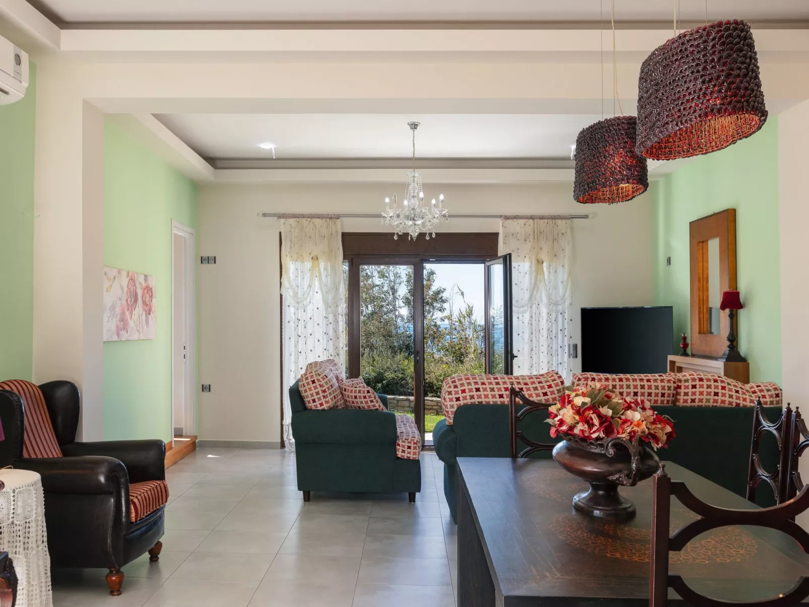 Villa, Privater Pool Gehweite zu Annehmlichkeiten-Inside