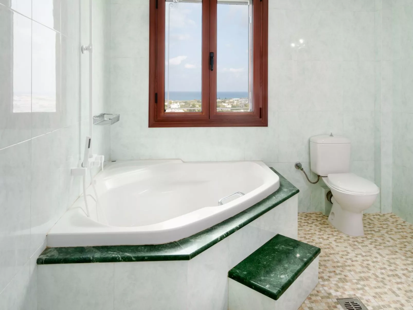 Villa mit Meerblick und privatem Pool, BBQ 1,5km vom Strand entfernt-Drinnen