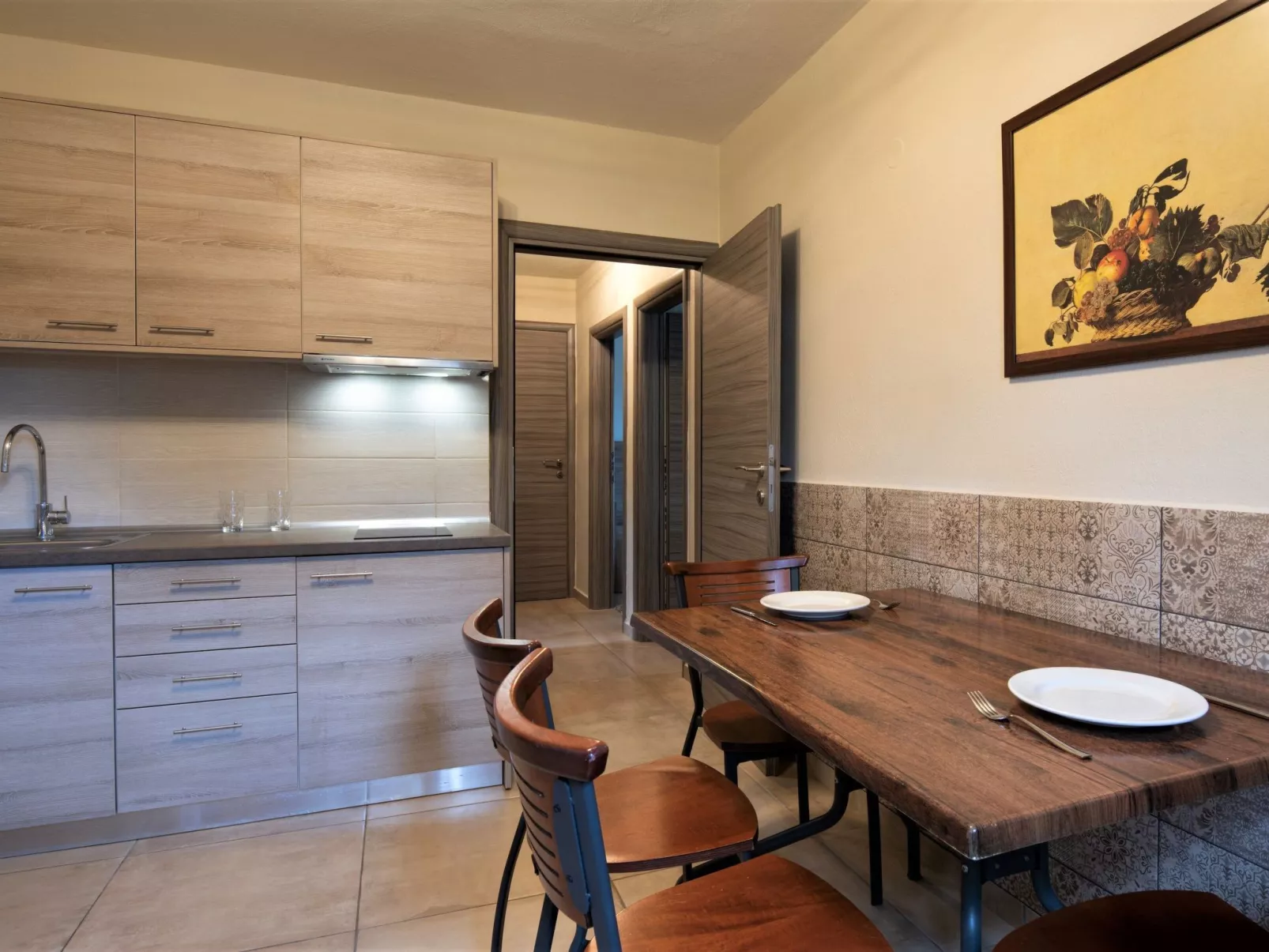 Elegantes Apartment im Erdgeschoss mit Gartenblick-Drinnen