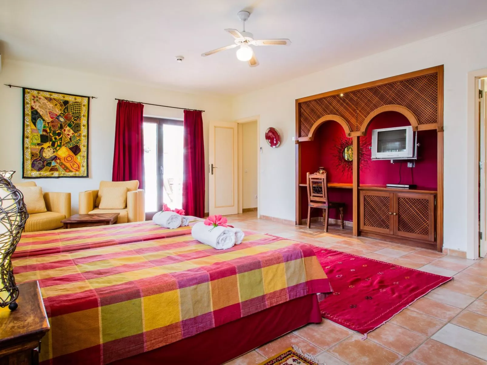 Ferienvilla "Mouraria" mit Blick auf das Wasser-Image-tags.info