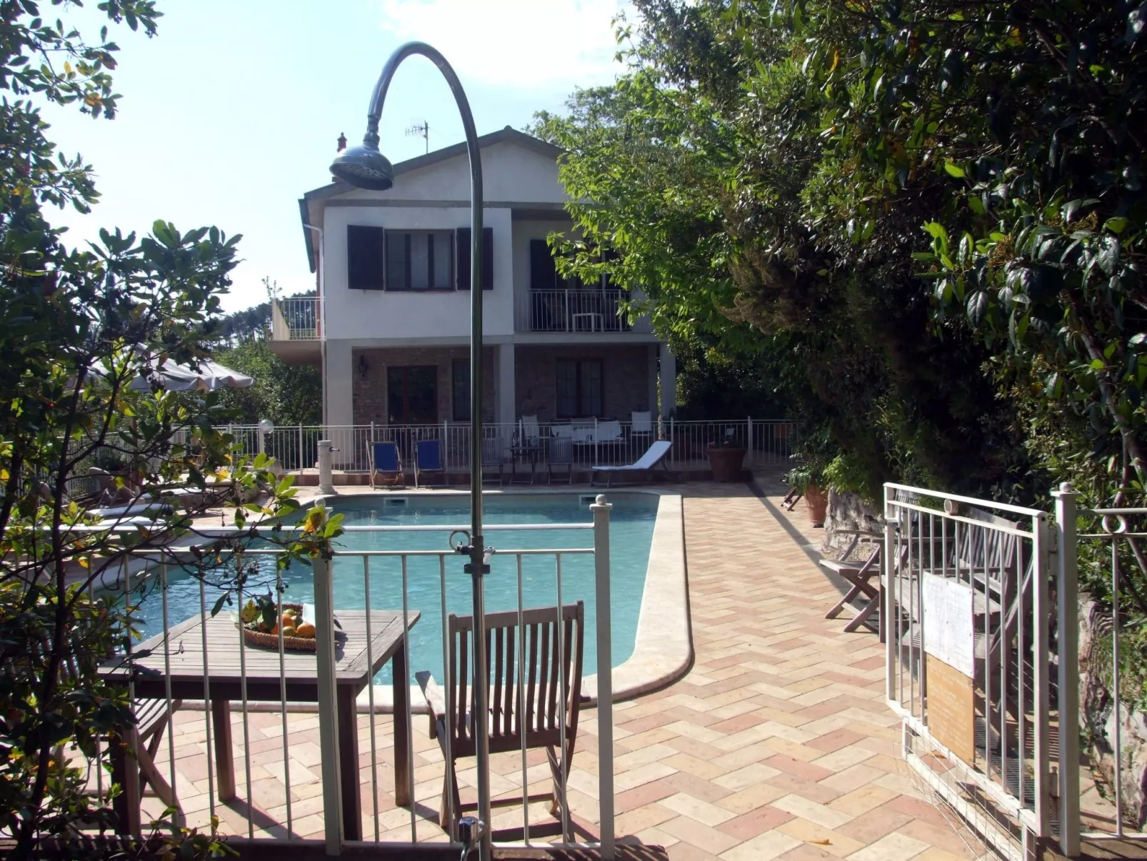 Villa 'Castagno' mit Pool-Draußen