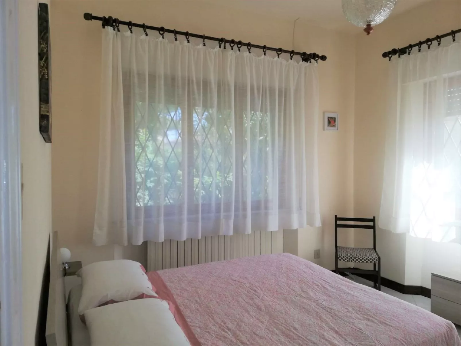 Ferienvilla mit Garten, Grill und Terrasse-Drinnen