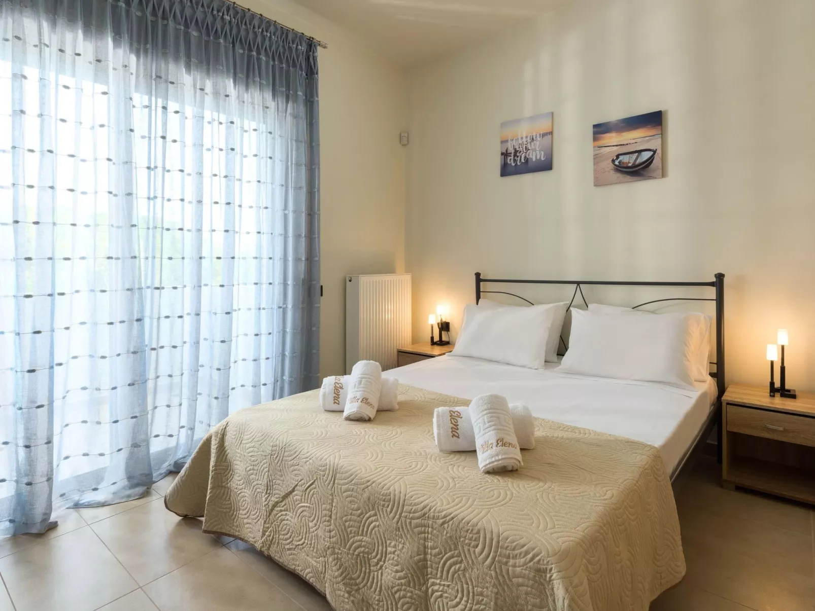 Luxuriöse Ferienvilla Elena-Image-tags.info